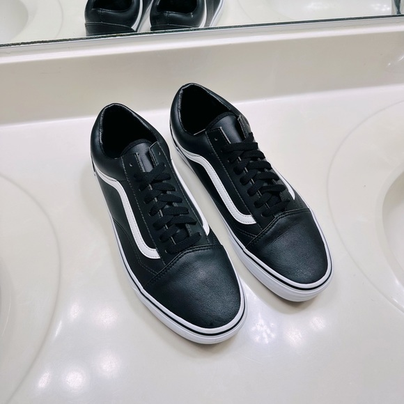 SOLD 😃 VANS Men’s Black & White Leather Sneakers Size 11.5 - Picture 7 of 8